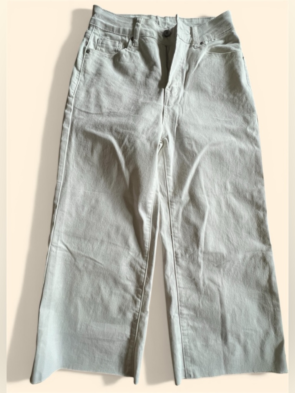 NEW! Women’s Wide-Leg off white crop jeans perfect condition never worn
